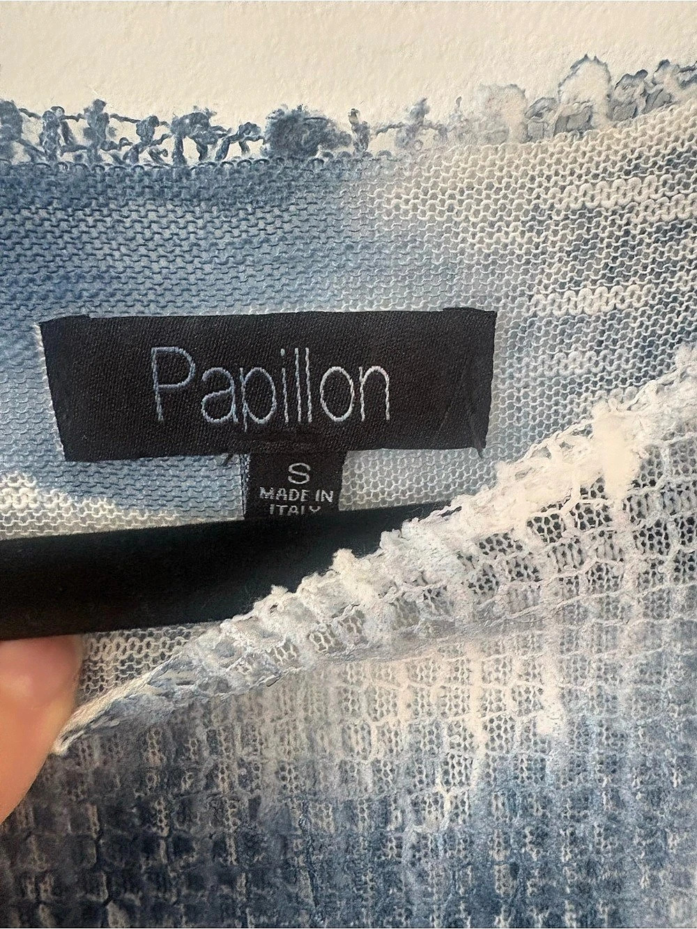 (281)Papillon Blue & White Long Sleeve Size Small - Picture 5 of 8